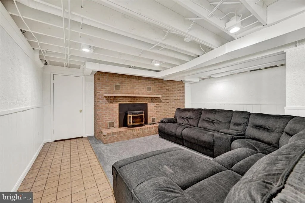 Photo of 6 DREW COURT