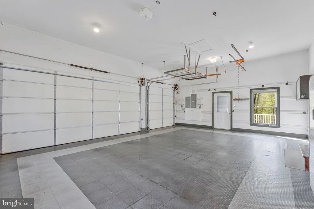 Photo of 8611 BROOK ROAD