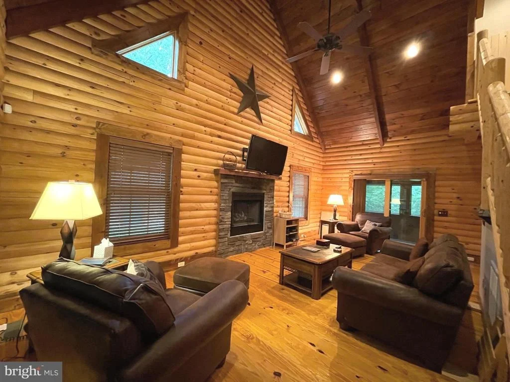 Photo of 185 HIDDEN VALLEY LANE
