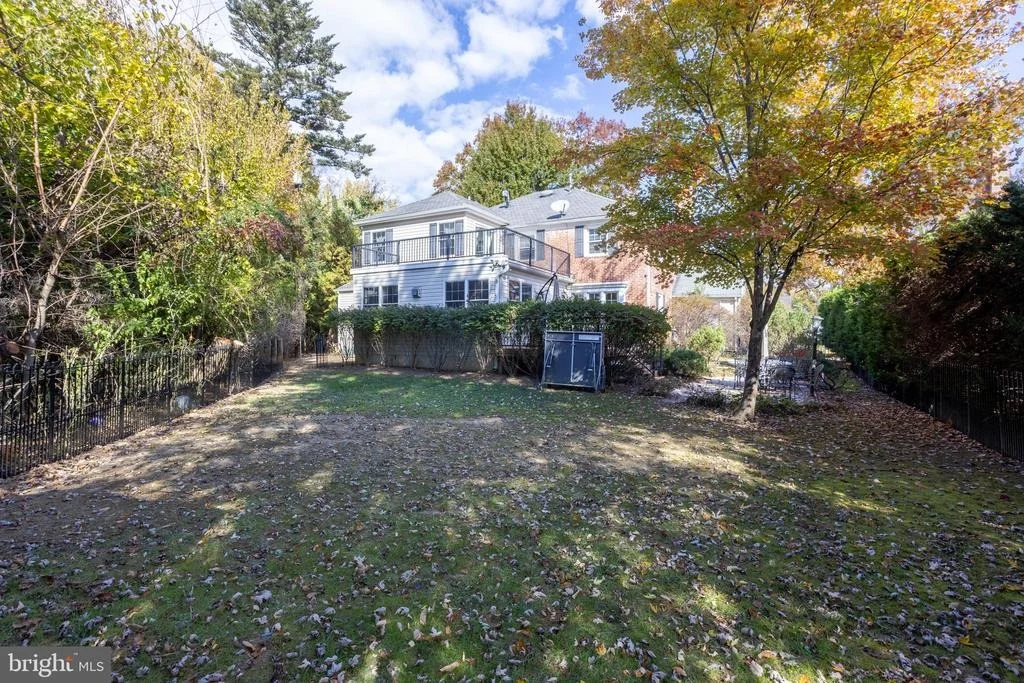 Photo of 3306 LABYRINTH ROAD