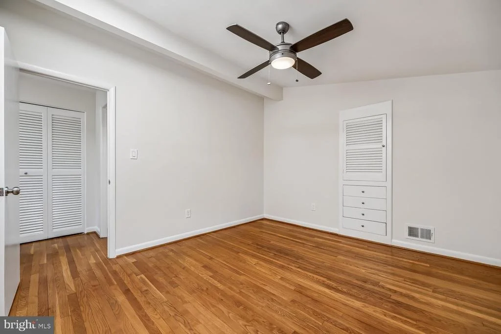 Photo of 300 GILSAN COURT