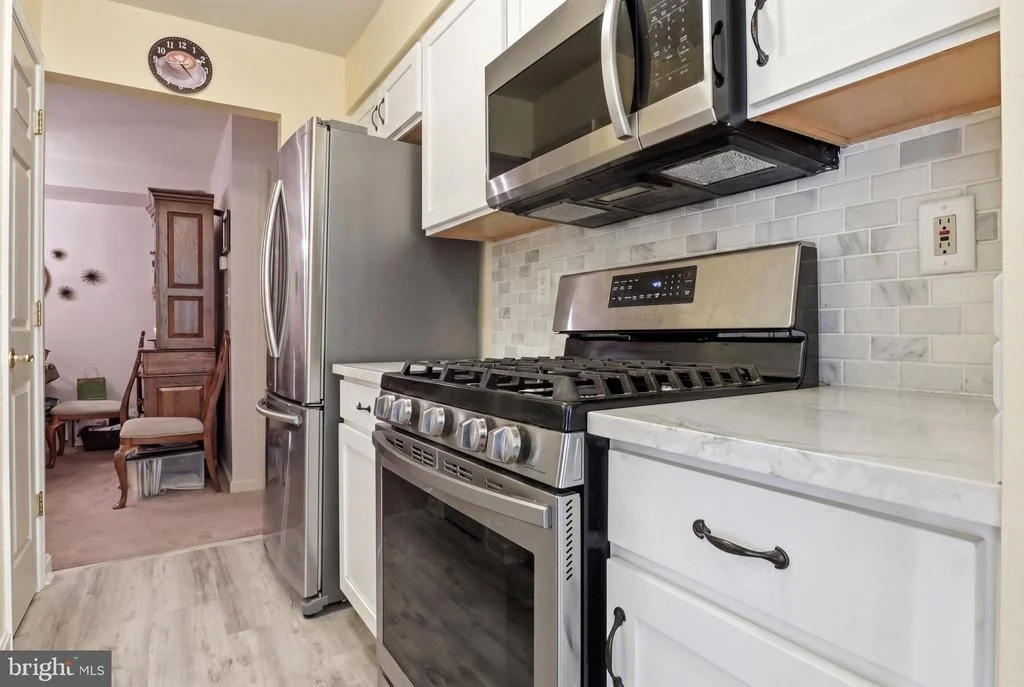 Photo of Unit 1B at 3840 NORMANDY DRIVE