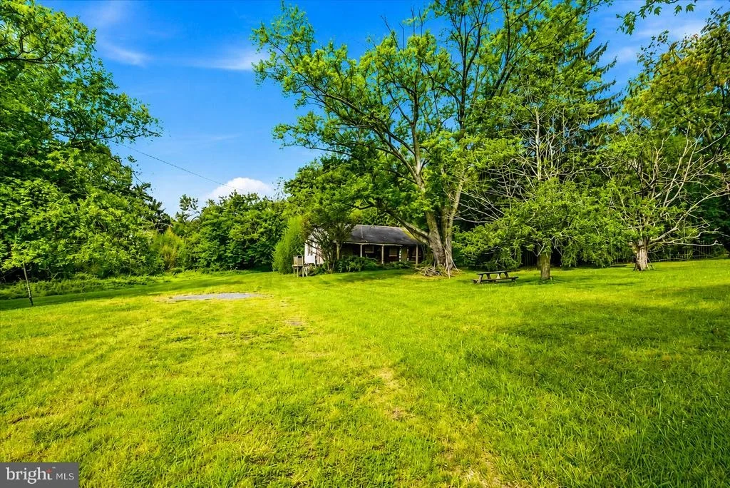 Photo of 5904 MUNCASTER MILL ROAD
