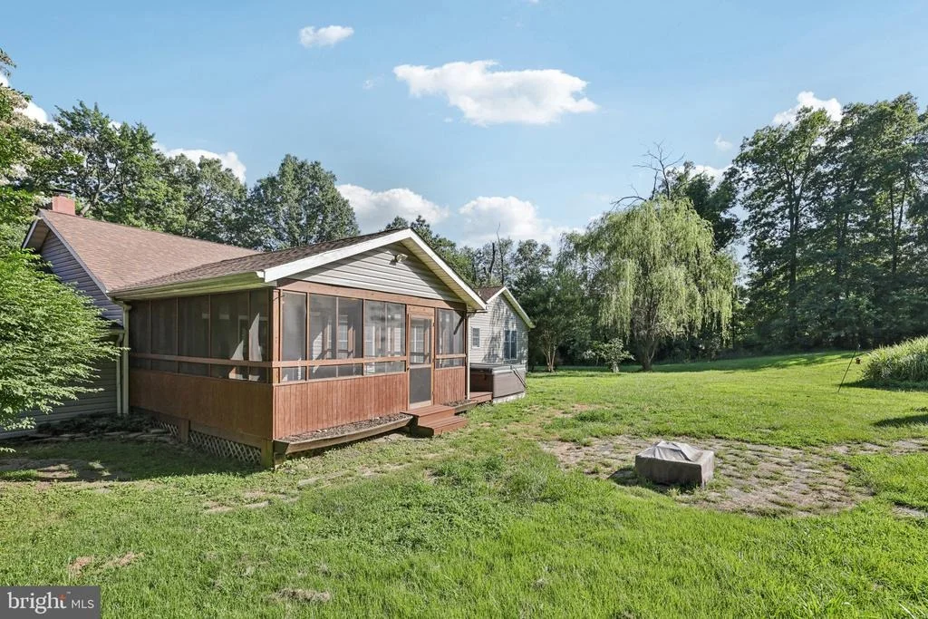Photo of 7584 CARLIN ROAD