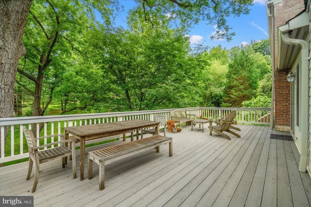 Photo of 1033 SWINKS MILL ROAD