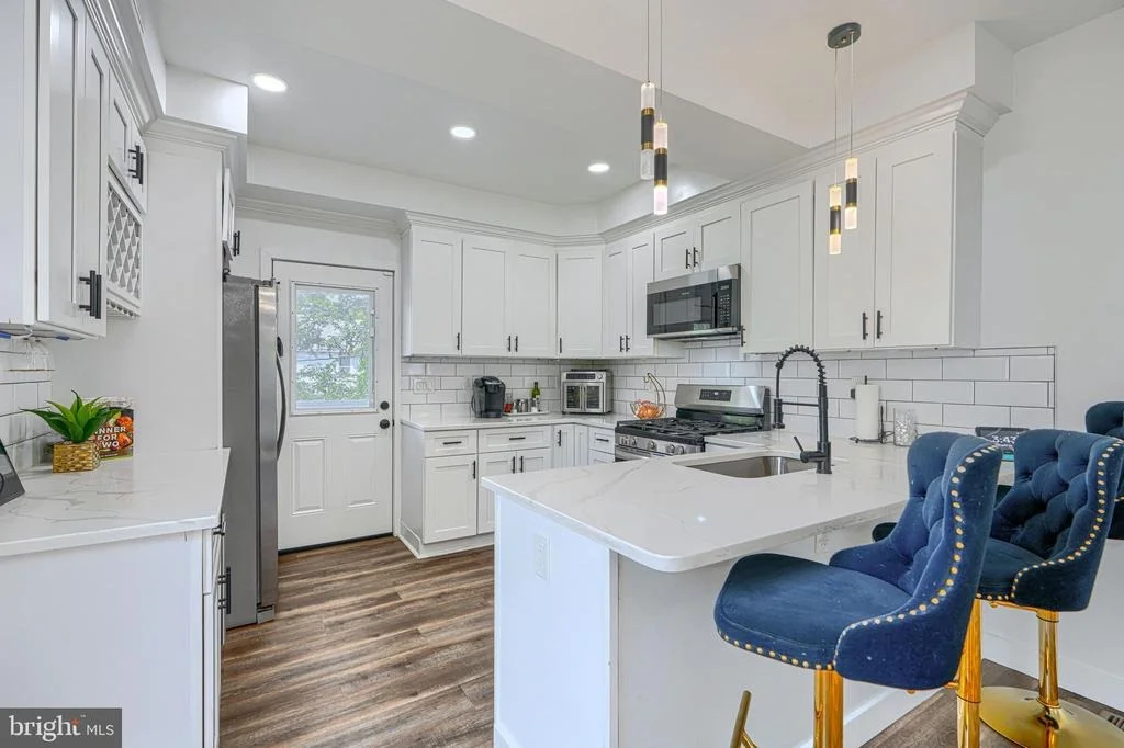 Photo of 4212 POWELL AVENUE