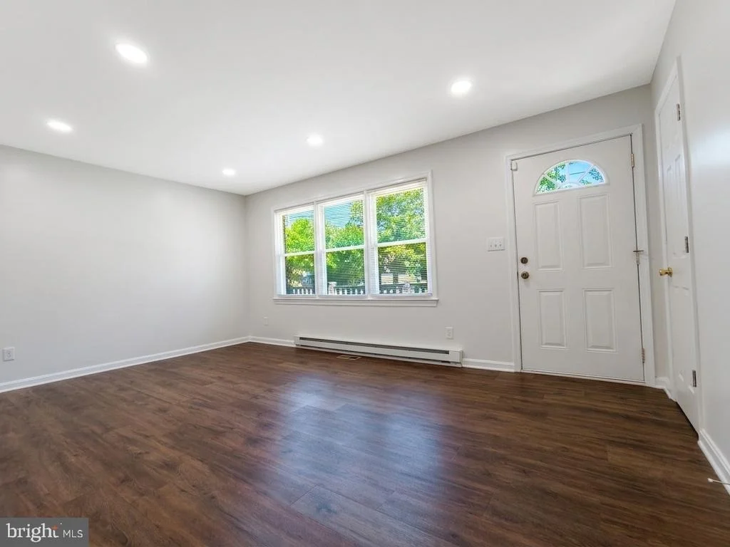 Photo of 6066 SHADY SIDE ROAD