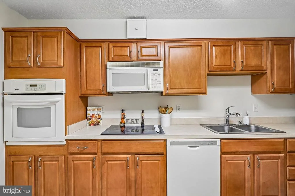 Photo of Unit 409 at 5901 MOUNT EAGLE DRIVE