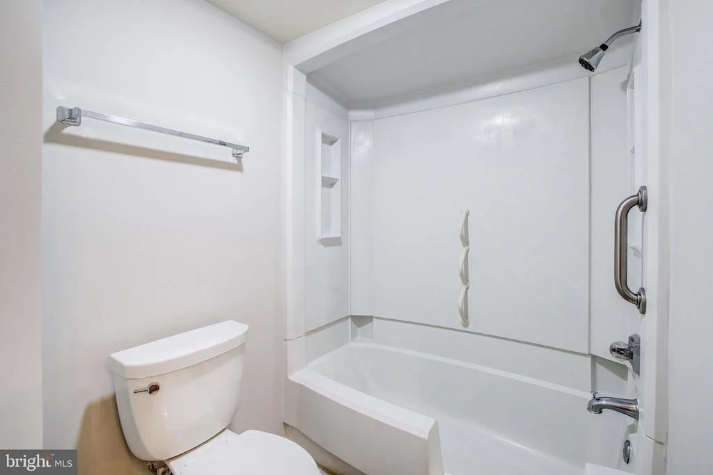 Photo of Unit 3306 at 15115 INTERLACHEN DRIVE