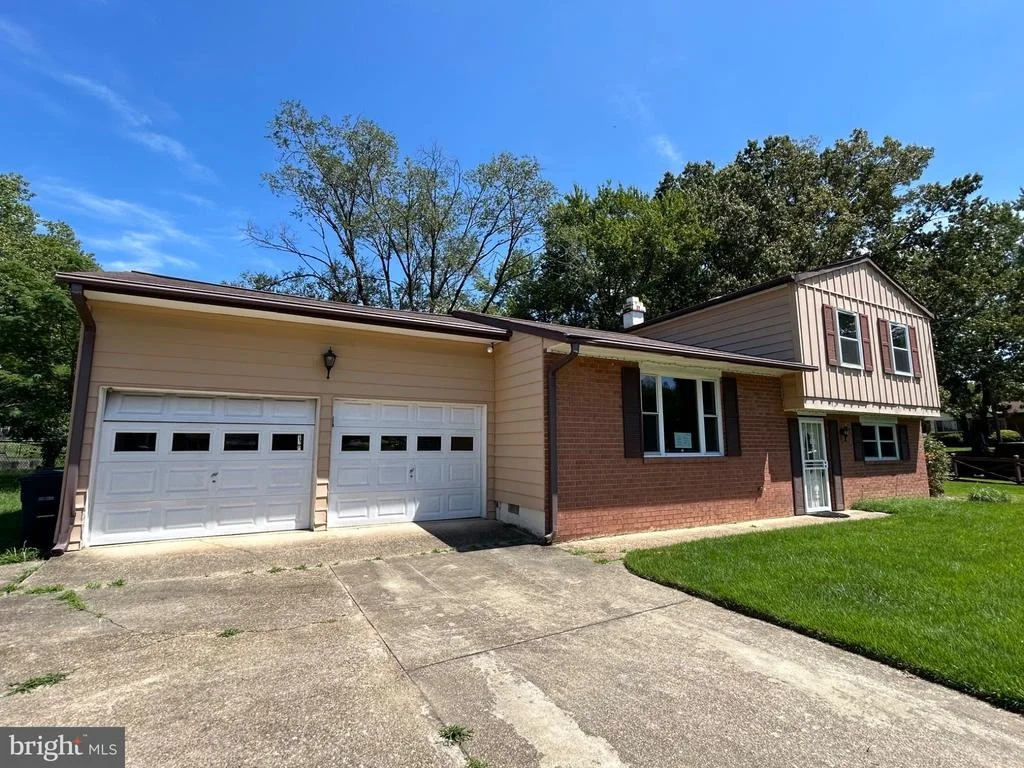 Photo of 9512 SMALL DRIVE