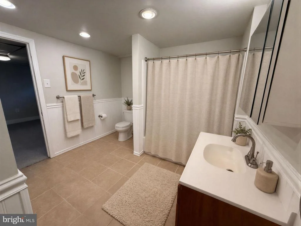 Photo of 833 MEADOW ROAD