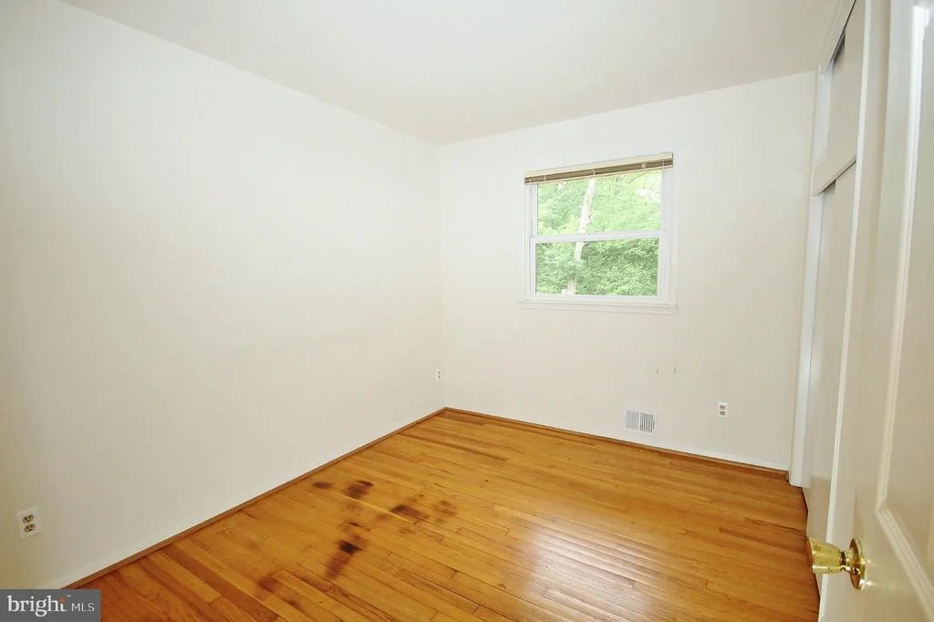 Photo of 5504 INVERCHAPEL ROAD