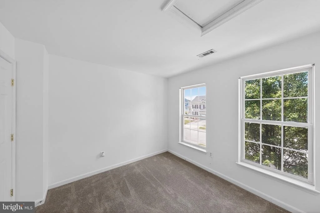 Photo of 9200 FOX PARK ROAD