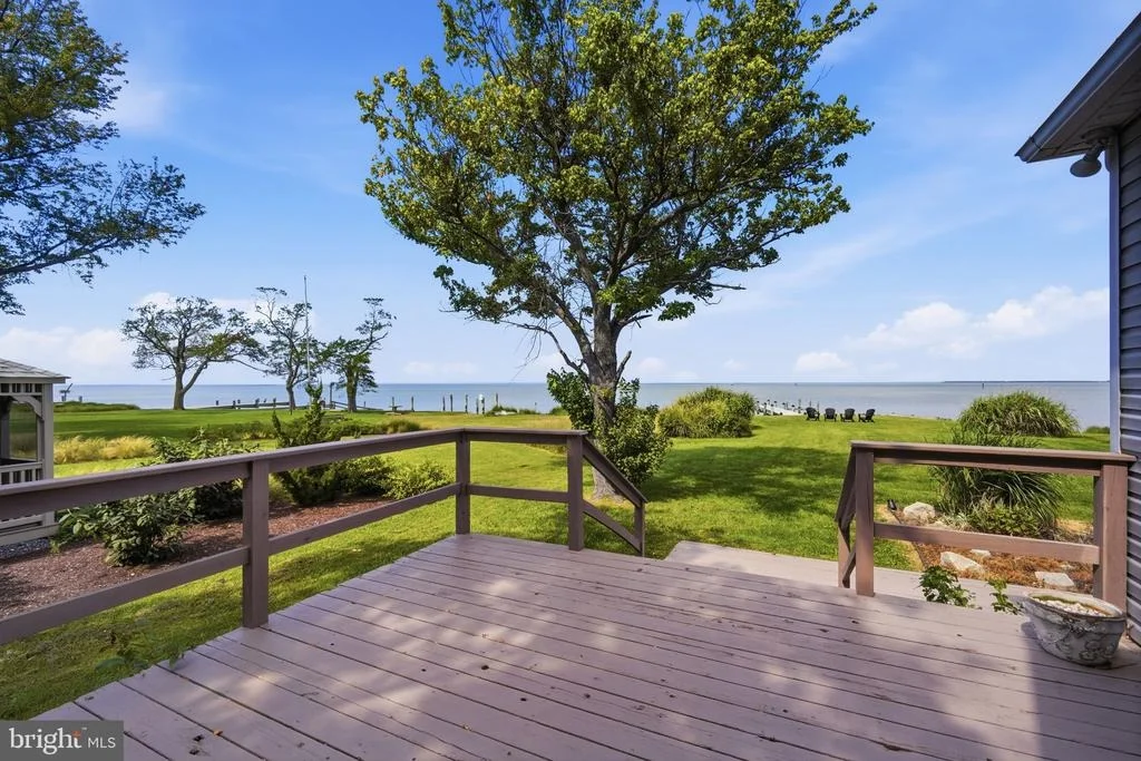 Photo of 6114 SUNSET LANE