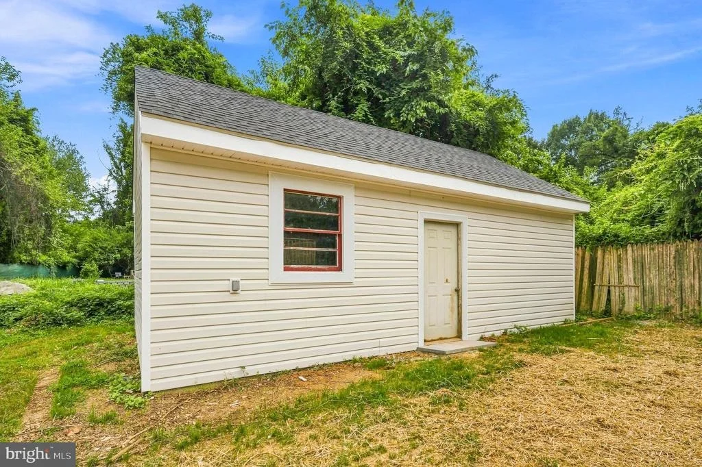 Photo of 703 NORTHWEST DRIVE