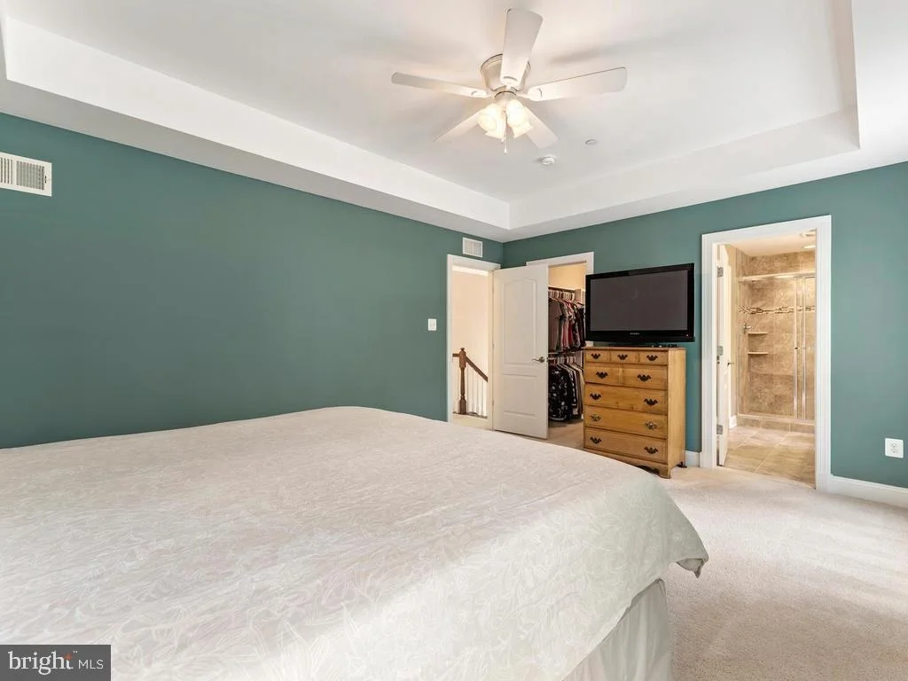 Photo of 995 WILDA DRIVE