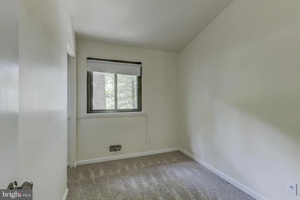Photo of 9467 MACOMBER LANE