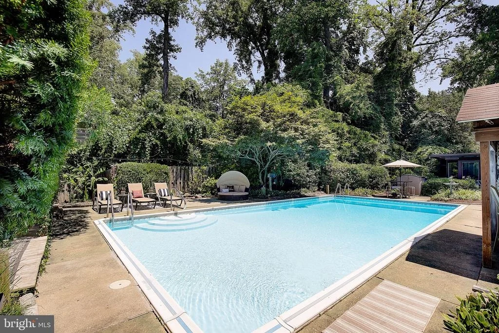 Photo of 1169 LATROBE DRIVE