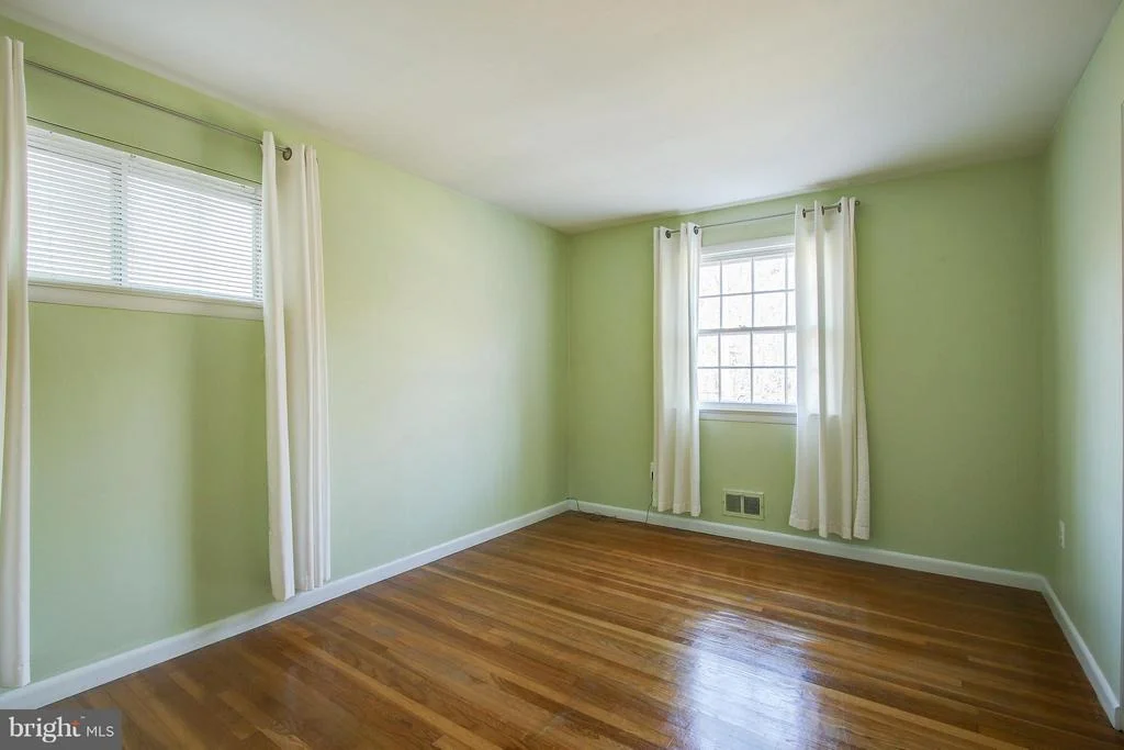 Photo of 416 LAMBERTON DRIVE