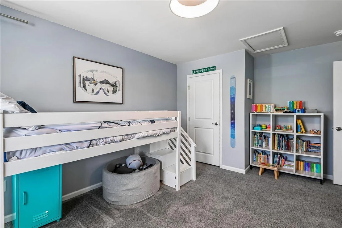 Photo of 8124 MEADOWGATE CIRCLE
