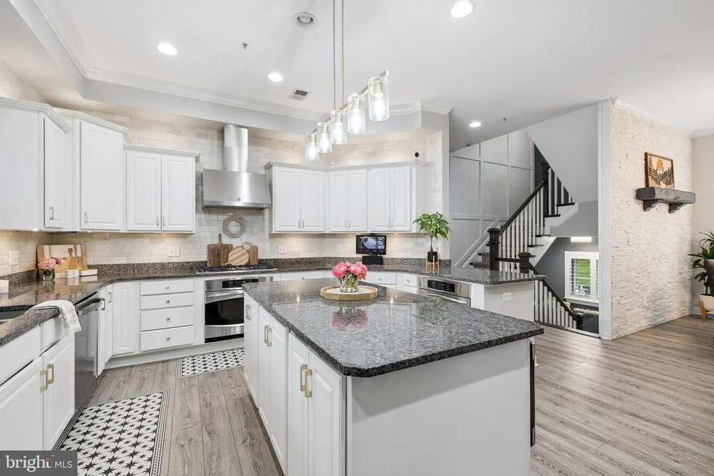 Photo of 8328 PINE KNOTT COURT