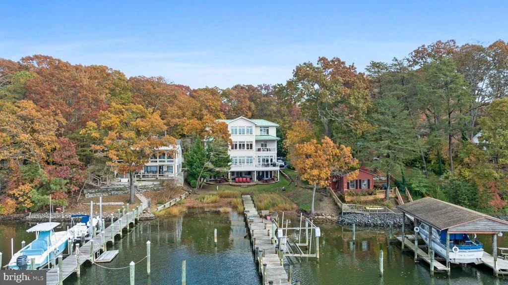 Photo of 206 HARBOR DRIVE