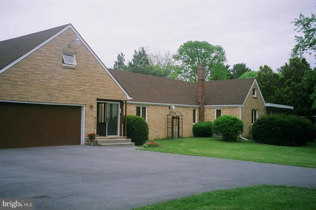 Photo of 11823 CLEARVIEW ROAD