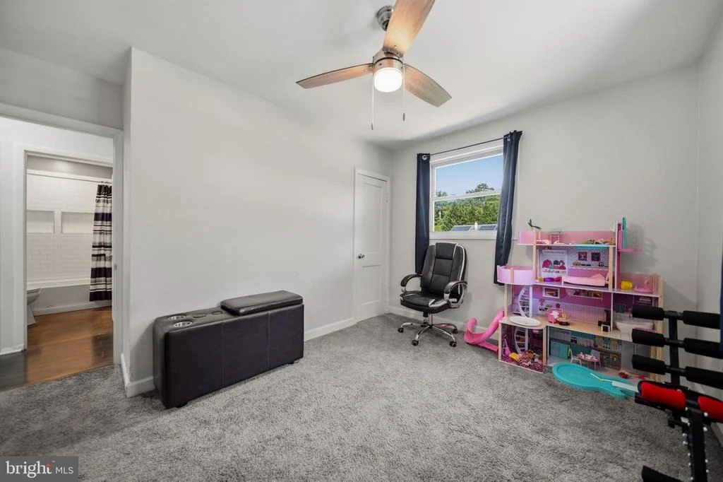 Photo of 1402 NORCROSS LANE