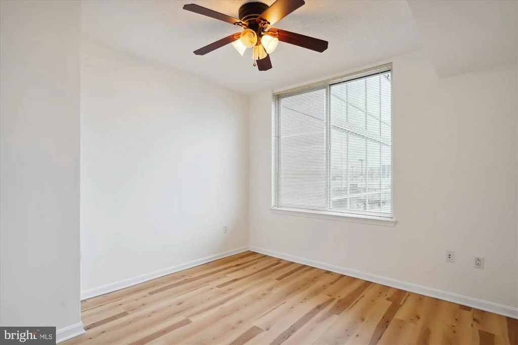 Photo of Unit 806 at 930 WAYNE AVENUE