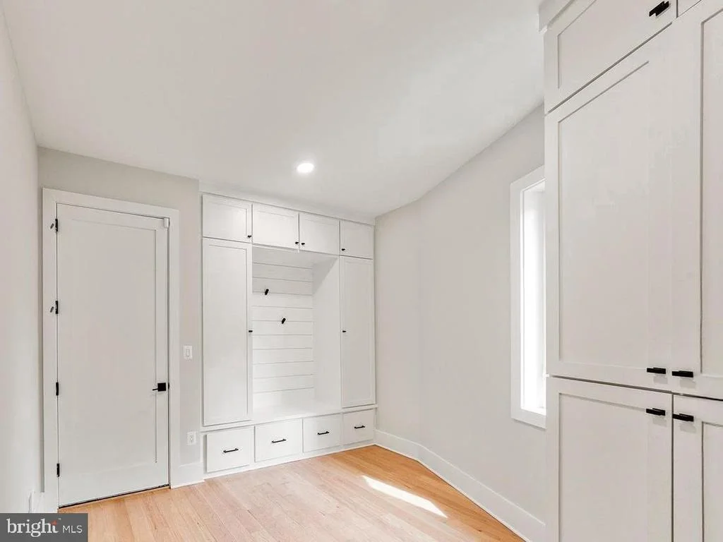 Photo of 3706 SPRING STREET