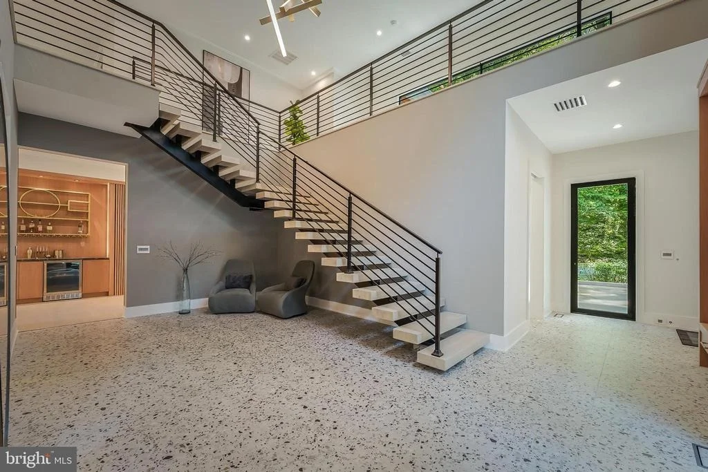 Photo of 7841 OLD DOMINION DRIVE