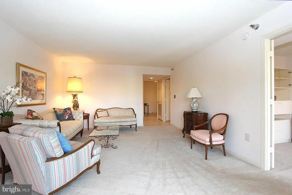 Photo of Unit 304 at 14800 PENNFIELD CIRCLE