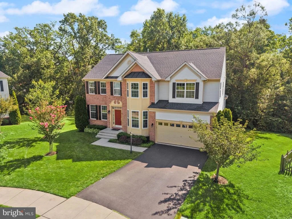 Photo of 9405 LOMAX FOREST DRIVE