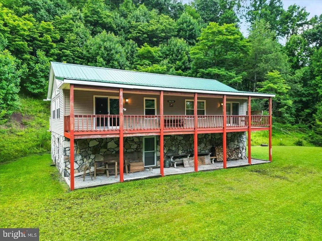 Photo of 611 TIMBER TRAIL