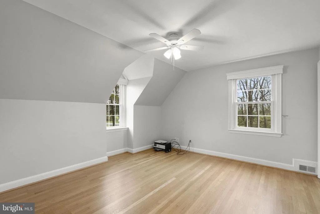 Photo of 16510 BATCHELLORS FOREST ROAD