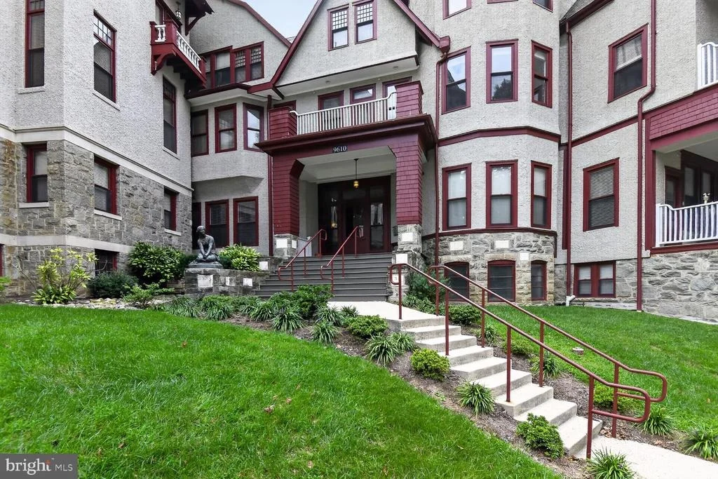 Photo of Unit PH102 at 9610 DEWITT