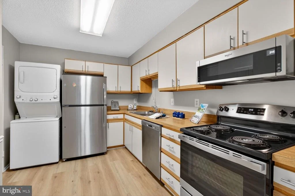 Photo of Unit 3802 at 15115 INTERLACHEN DRIVE
