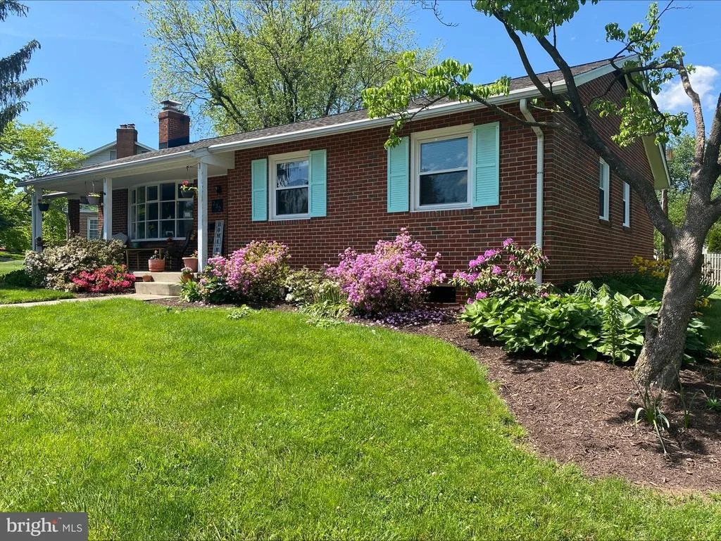 Photo of 232 WYNGATE DRIVE