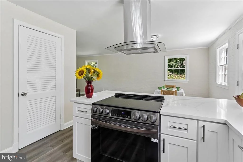 Photo of 12811 LACY DRIVE