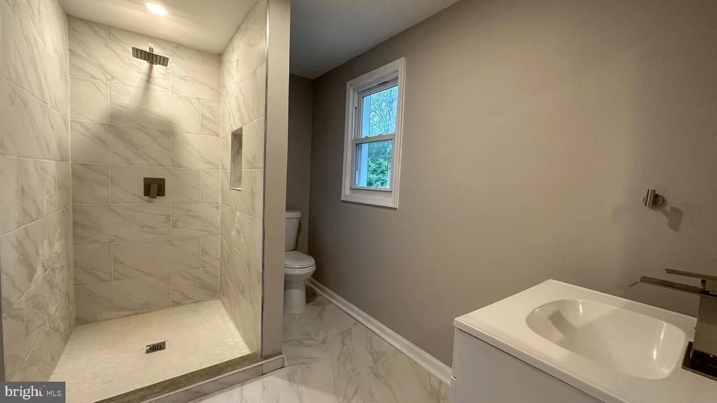Photo of 8858 HAWBOTTOM ROAD