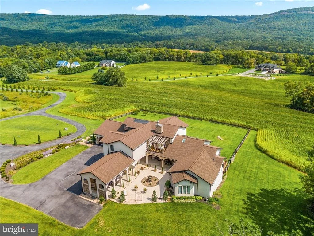 Photo of 10110 EASTERDAY COURT