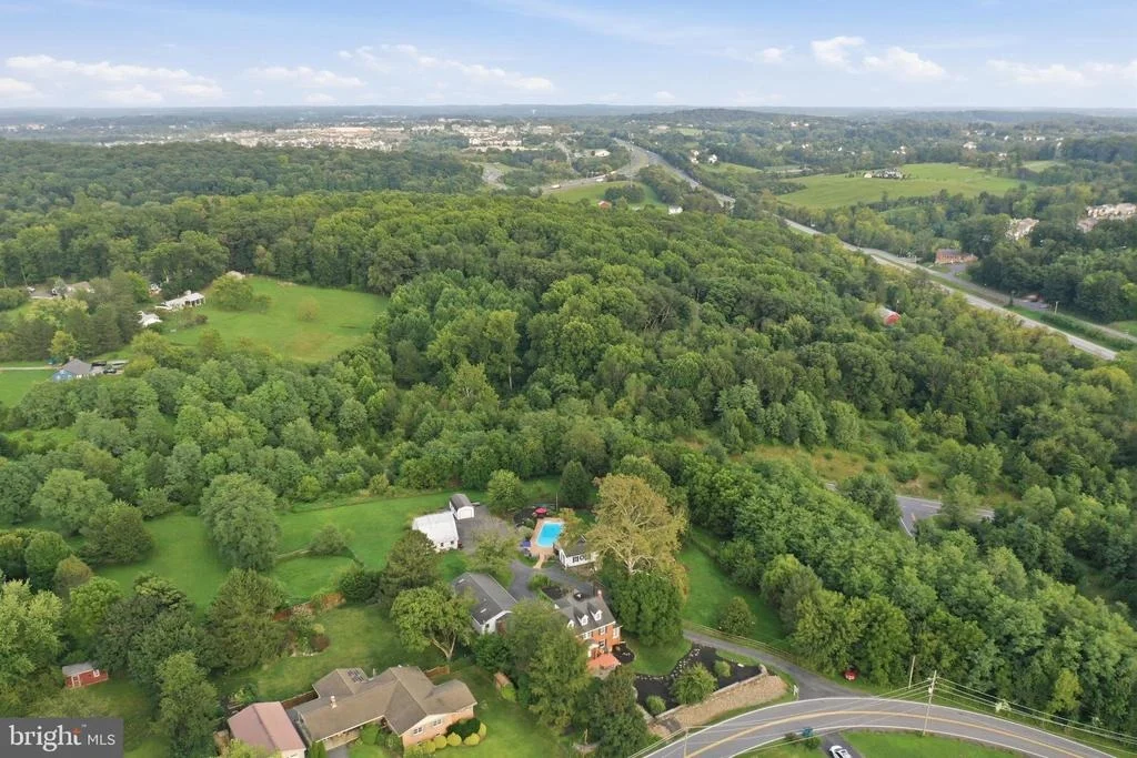 Photo of 5921 QUINN ROAD