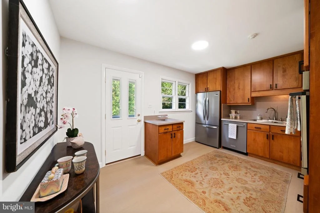 Photo of 11809 COLLINS DRIVE