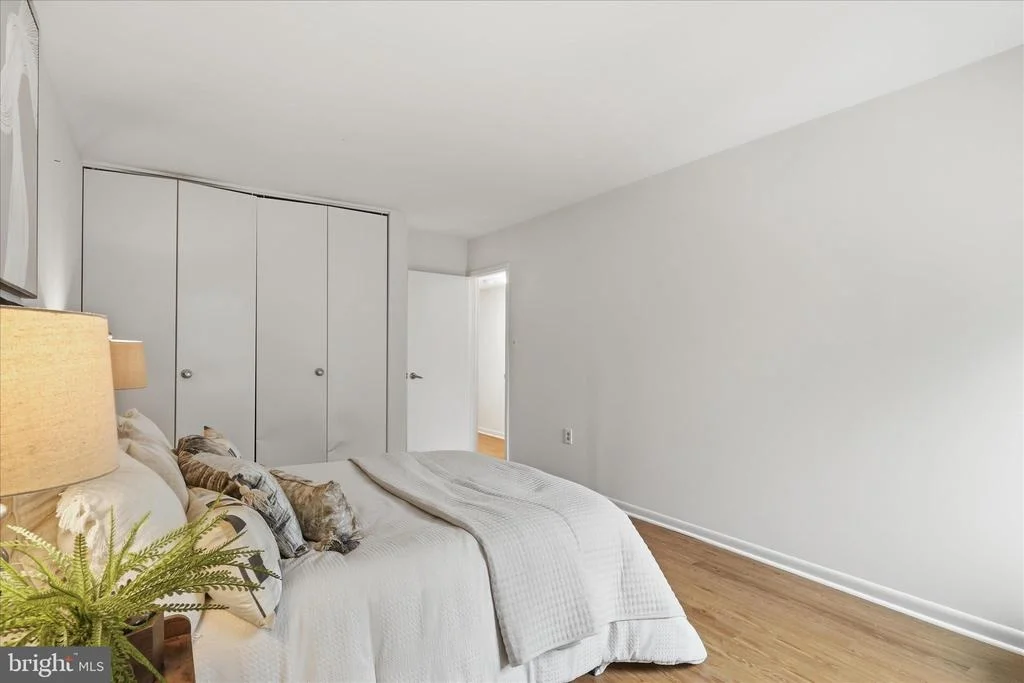 Photo of Unit 21B at 1540 NORTHGATE SQUARE