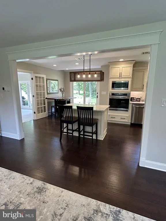 Photo of 902 N ISLAND ROAD