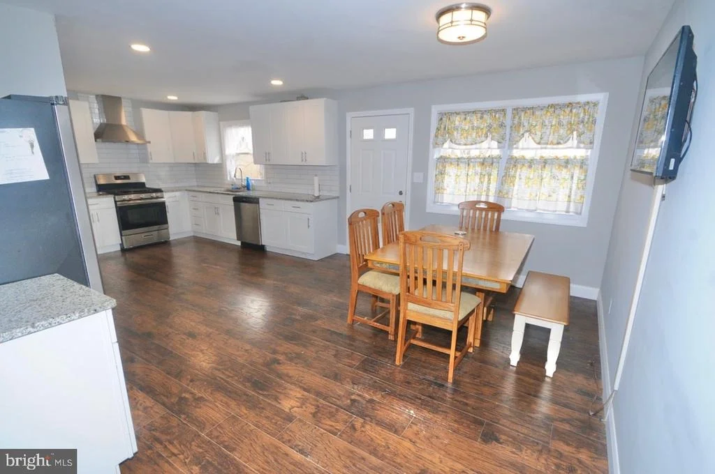 Photo of 298 N HOOK ROAD