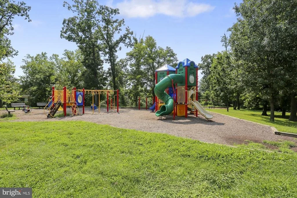Photo of 8607 LANIER DRIVE