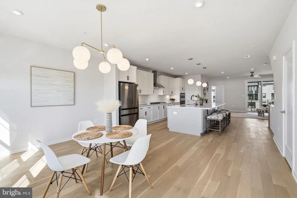 Photo of 43556 CENTERGATE DRIVE