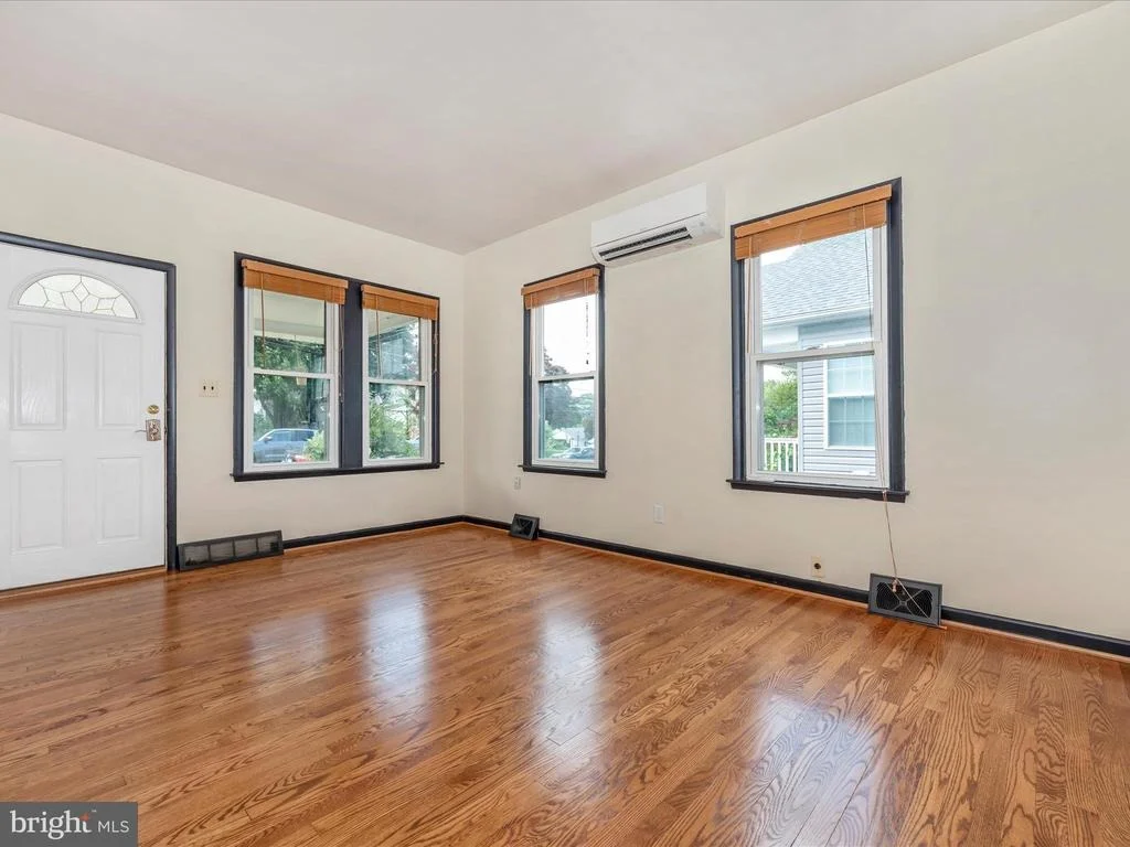 Photo of 405 CARROLL AVENUE