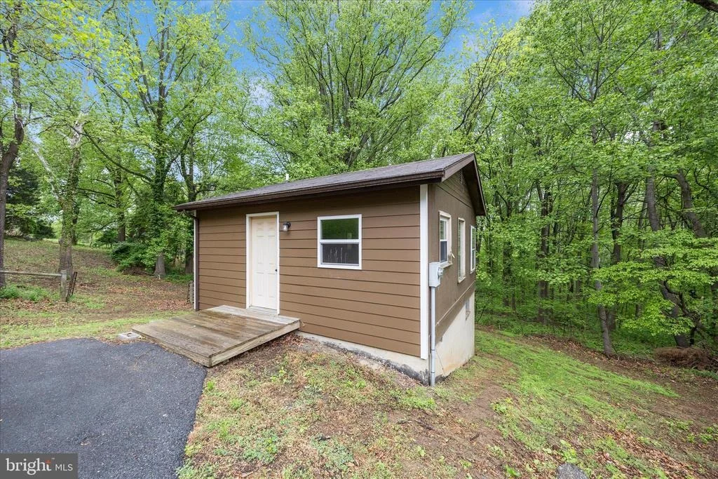Photo of 2813 FRY ROAD